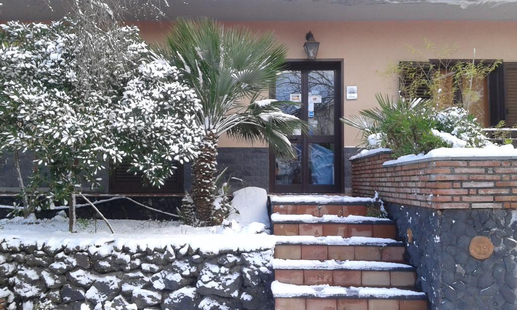 Bed and Breakfast Sotto Il Vulcano Nicolosi Exterior foto